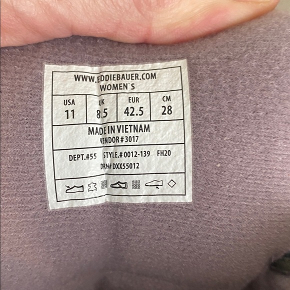 NWT Eddie Bauer Cody Peak Women's Waterproof Boots - Gray and Black - Picture 6 of 8